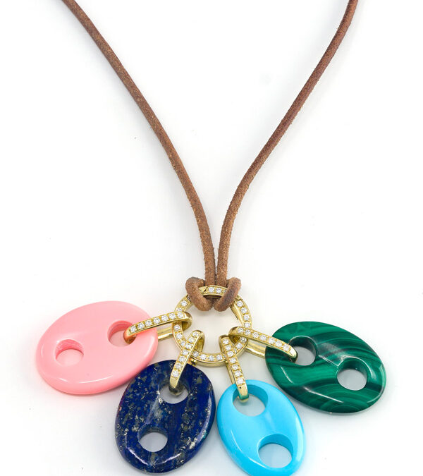 Long Necklaces Are Back (and Better Than Ever)