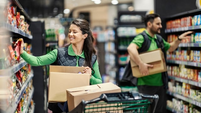 Survey: 76% of retail workers looking for career change