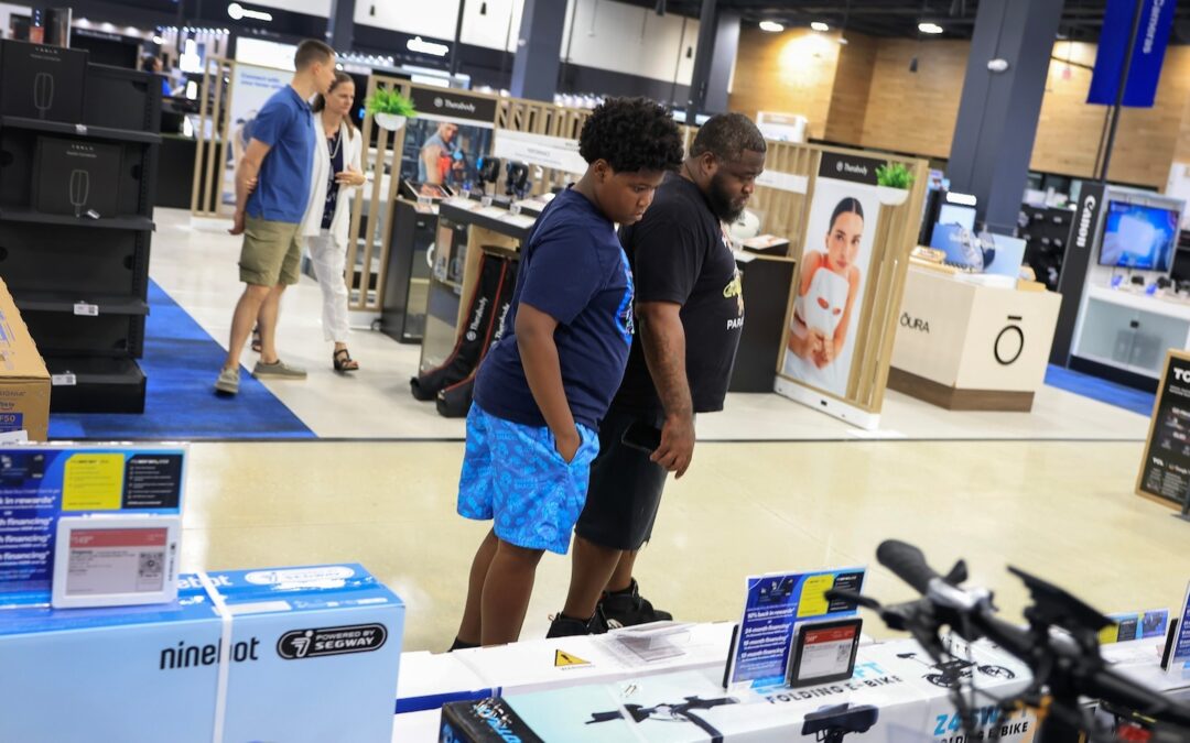 What did holiday shopping reveal about the US economy? – ABC News