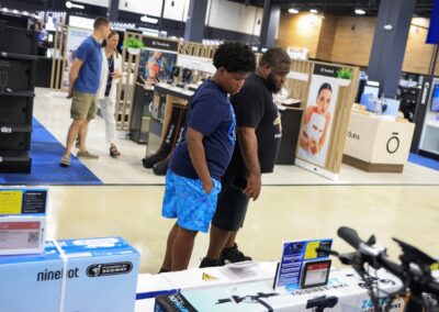 What did holiday shopping reveal about the US economy? – ABC News