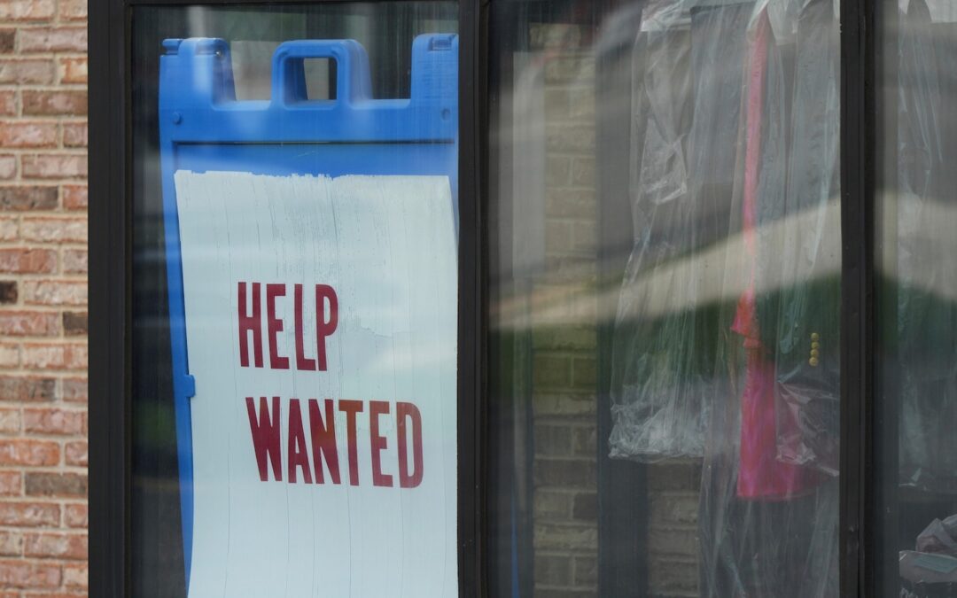 US applications for jobless benefits fell below 200,000 last week – ABC News