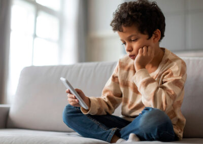 New study links early smartphone ownership to health risks