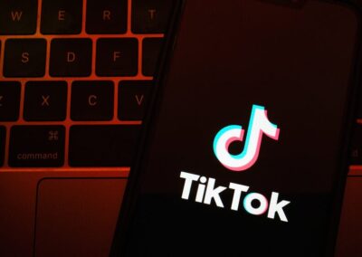 TikTok tests letting users stream full songs through Apple Music without leaving the app – Music Business Worldwide