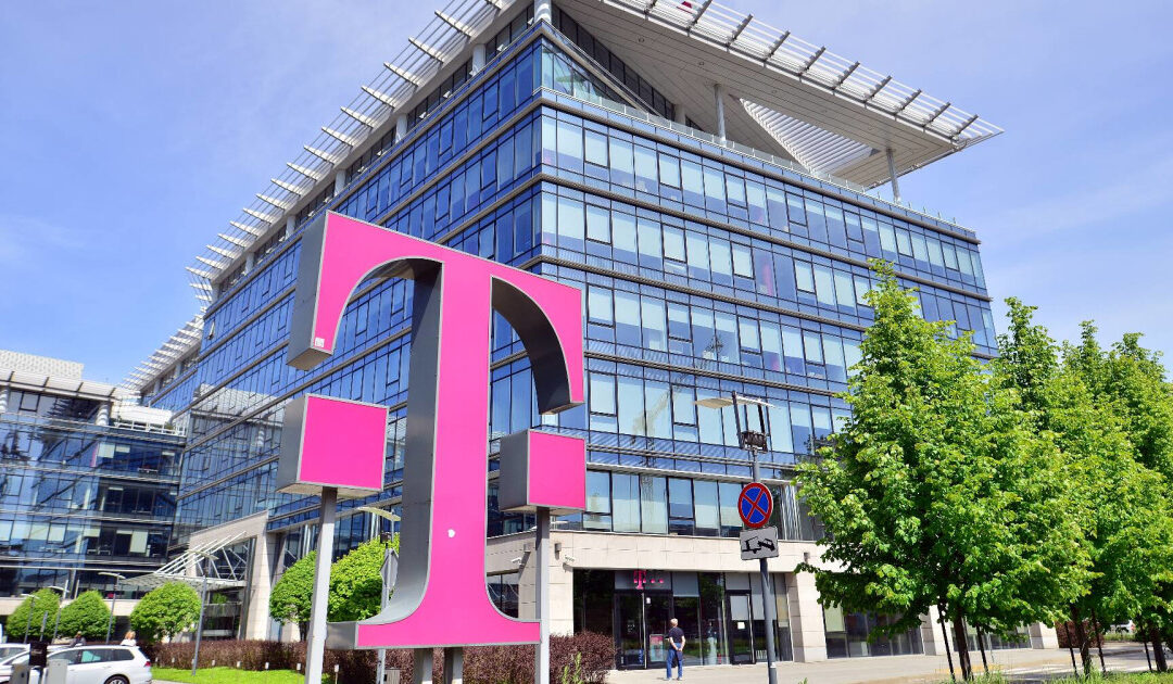 T-Mobile makes harsh move as phone customers vanish – TheStreet