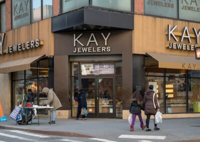 Signet Reports Sales at Higher End of Forecast