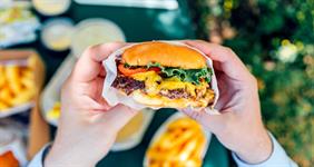 Burger battle: How 5 fast-food chains trolled McDonald’s CEO over his awkward bite | Campaign US