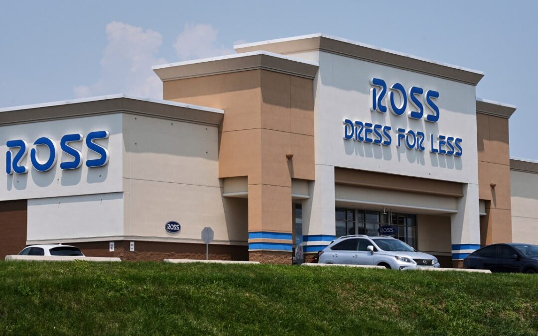 Off-price retail surges as shoppers look to stretch their dollars | KTLA