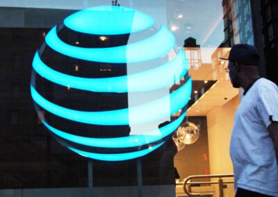 AT&T adds more wireless subscribers than expected as bundling pays off