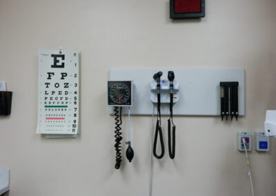 Why so many Americans are using AI for health guidance | PBS News