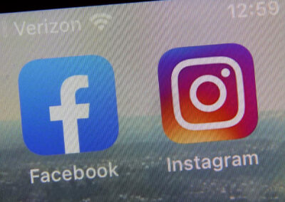 Some Mass. lawmakers want to ban social media for young teens. How would that work? | WBUR News