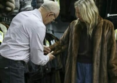 ‘Stigmatized’ or ‘sustainable’? Vintage sales boost sees fur return – FashionNetwork USA