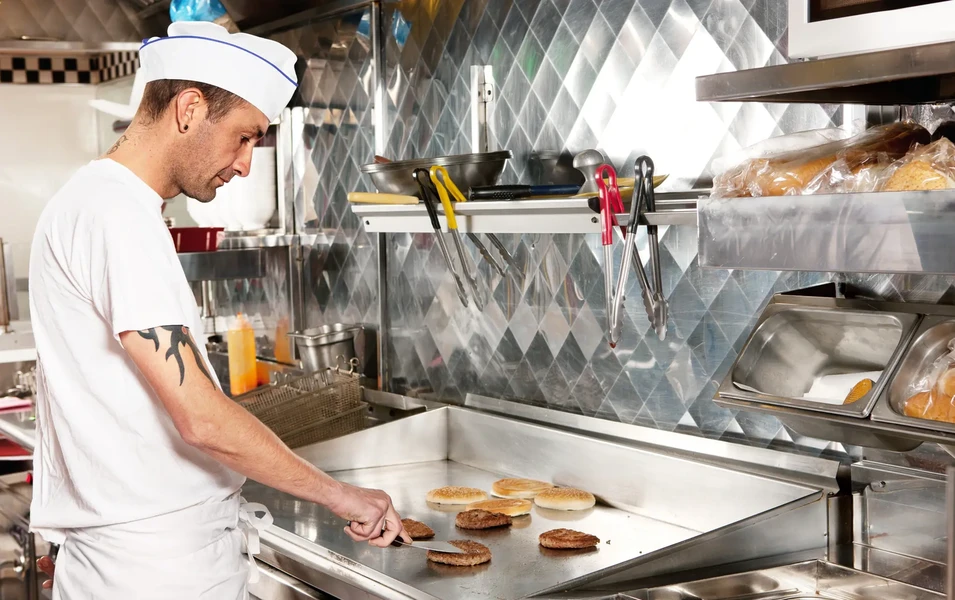 Americans abandon dining out amid cost crisis