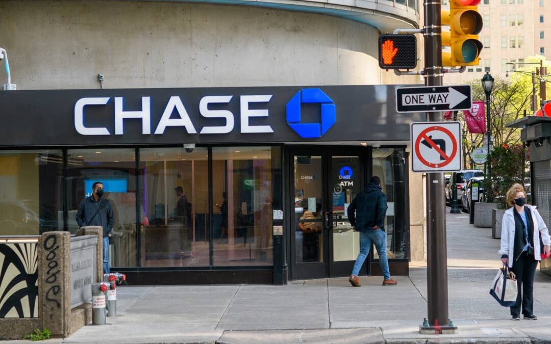 225-year-old major bank closes 16 branches – TheStreet