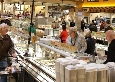 3 grocery stores in America that have the best hot food bars, new report says | Fox News