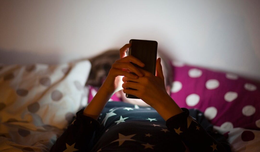 Bill restricting social media accounts for children passes Minnesota Senate – CBS Minnesota