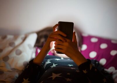 Bill restricting social media accounts for children passes Minnesota Senate – CBS Minnesota