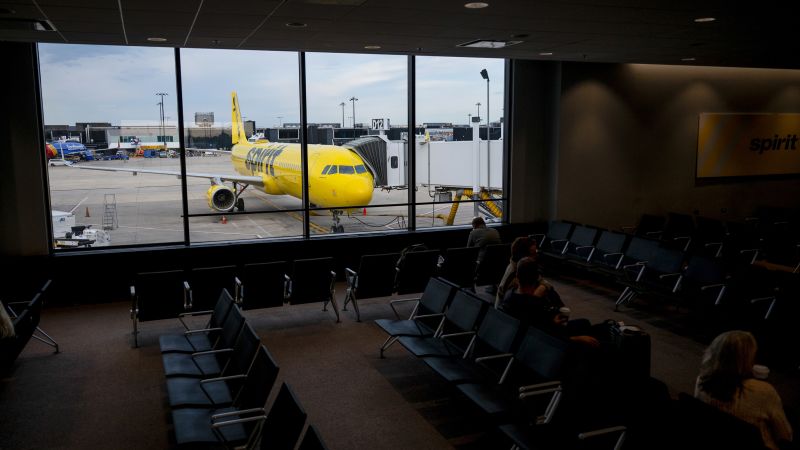 Travel plans upended as Spirit Airlines shuts down, leaving passengers scrambling for other options | CNN