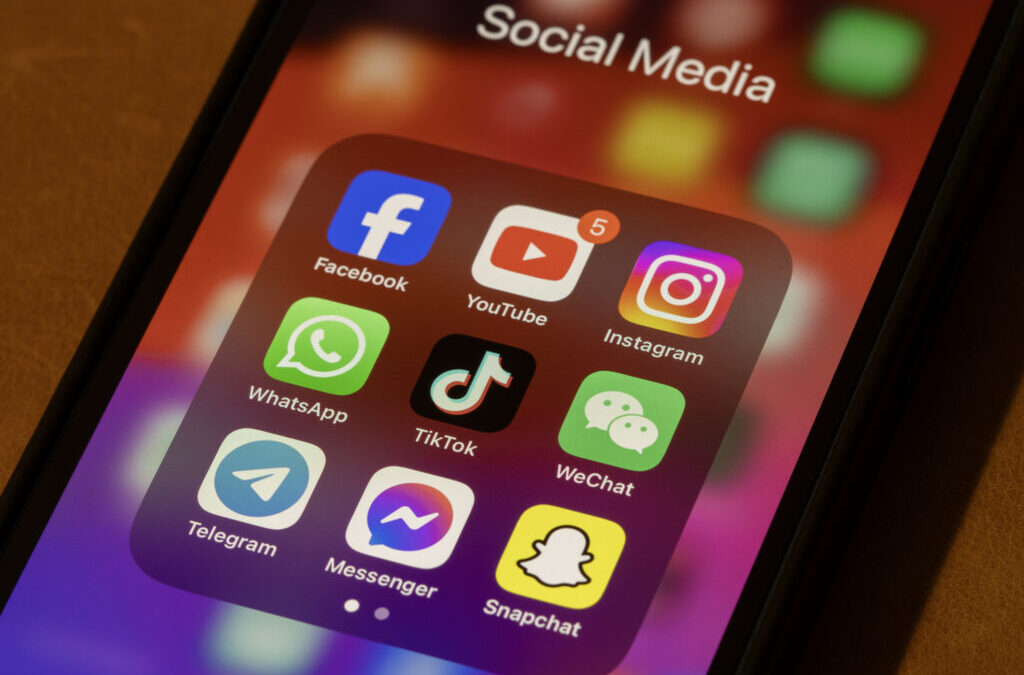 Social media giants settle first of more than a thousand school district lawsuits | EdSource