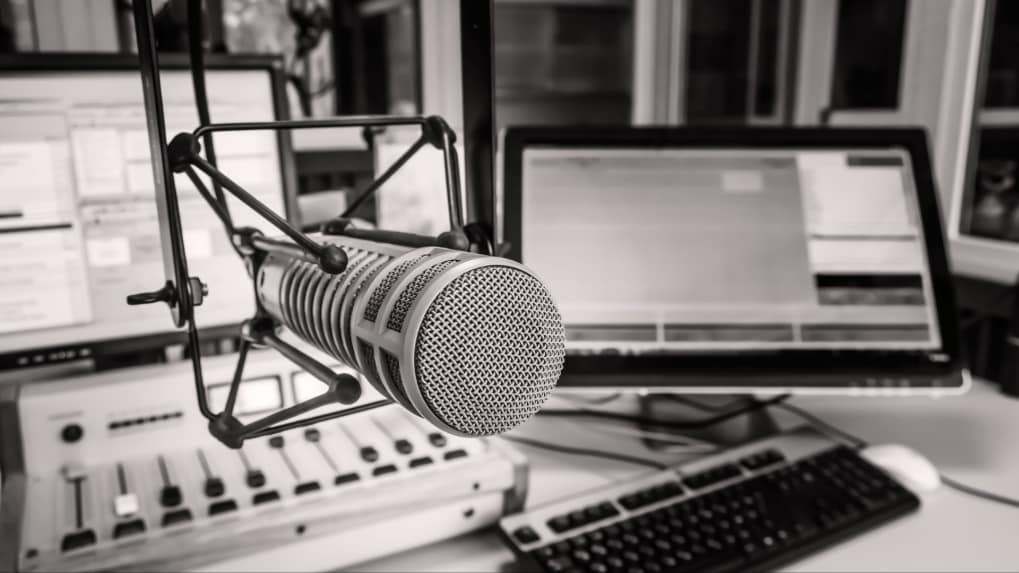 FM radio ad revenue slips 1.3% QoQ to Rs 414 cr in Jan-Mar 2026: TRAI – Storyboard18