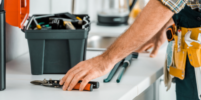 Homeowners Lean Into Professionals, Focus on Home Maintenance Renovations in 2026 | Hardware Retailing