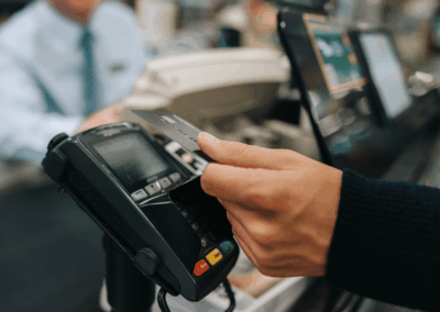 More shoppers using savings, credit cards to buy groceries: report