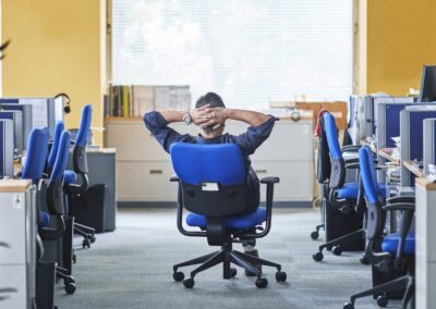 Labor force participation falls to 61.5%, the lowest in 50 years outside COVID | Fortune