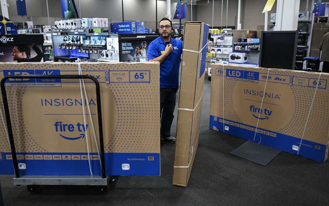 Best Buy sales up as consumers spend on electronics