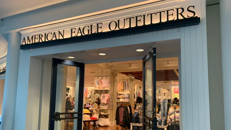 Retailers — eager for cash — sell off rights to potential tariff refunds | Retail Dive