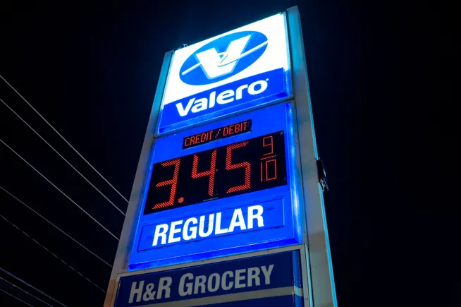 What a fuel price spike really does to the grocery basket | Grocery Dive