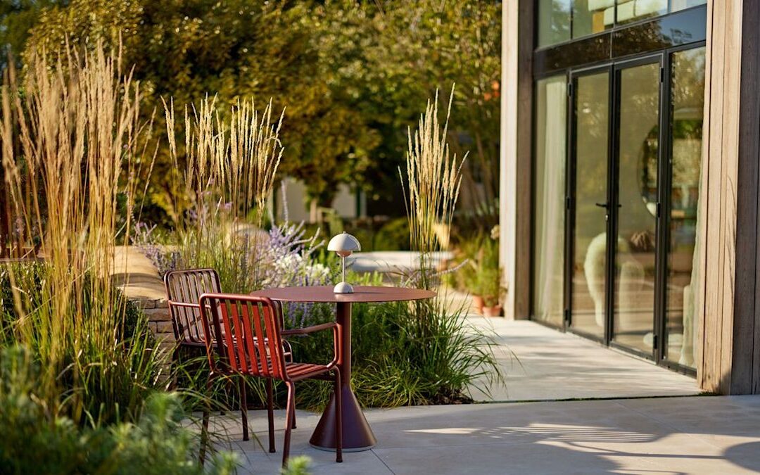 This Garden Furniture Color Has Been *the* Trend of This Season