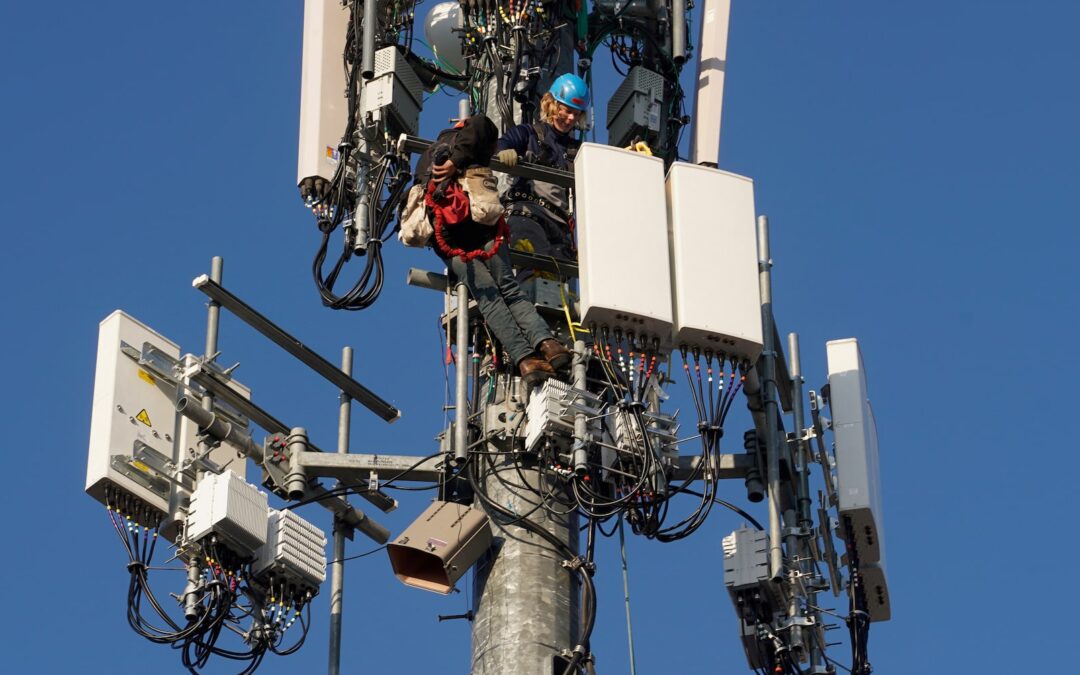 Verizon signs optical fiber deal with Corning to expand broadband, support AI growth | Reuters