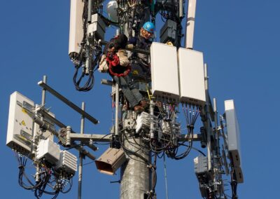Verizon signs optical fiber deal with Corning to expand broadband, support AI growth | Reuters