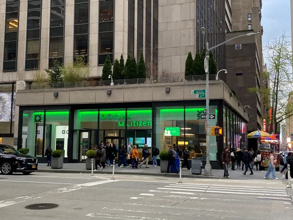 Citizens targets gap between consumer, commercial banking | Banking Dive