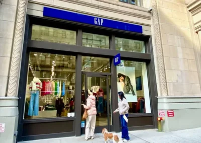 Gap, Kohl’s among retailers adding DoorDash delivery option | Supply Chain Dive