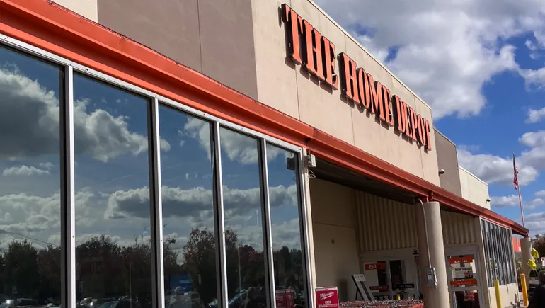 The Home Depot extends AI assistance in local stores | Retail Dive