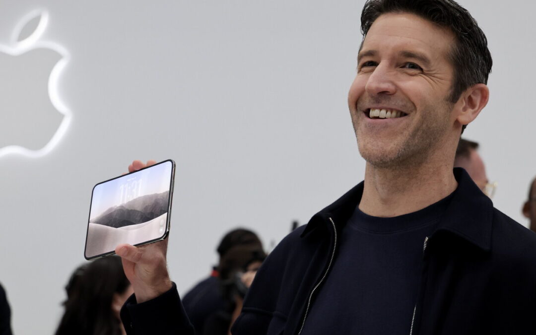 Apple’s new CEO unveils a foldable iPhone : NPR