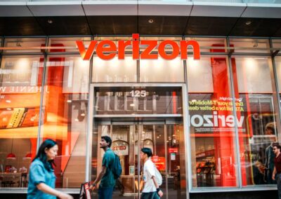 Verizon walks back a pricing promise for customers – TheStreet