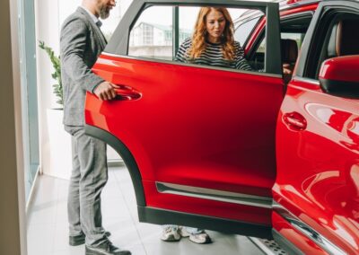 Car payments just hit a record $787 a month—1 in 4 new-car buyers is now signing a 7-year loan | Fortune