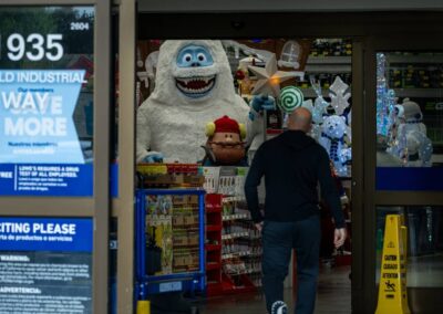 Lowe’s makes major Black Friday changes shoppers should know – TheStreet